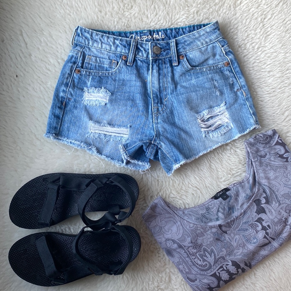 Aeropostale Shorts Aeropostale High Rise Shorty Distressed Shorts